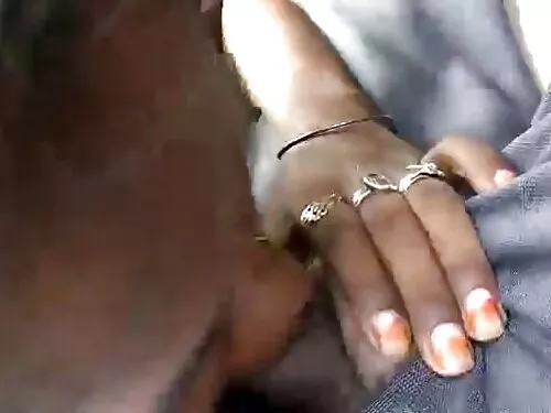 ஒரு கவர்ச்சியான புஸ் ...