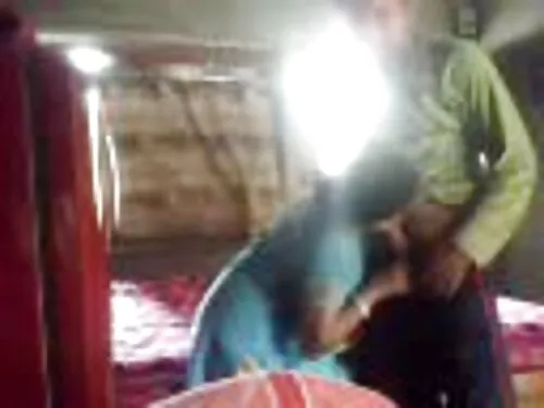 பெரிய மார்பகங்களைக்  ...