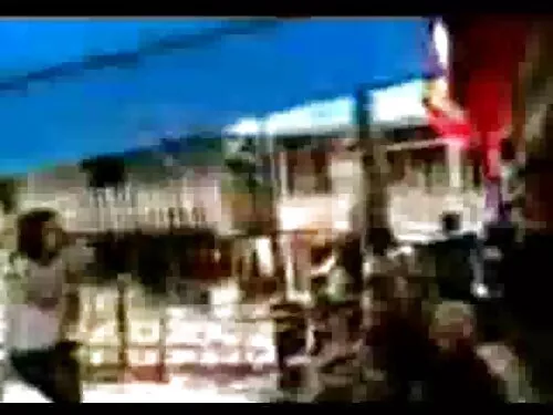 ஒரு சிறிய டிக் உடன்  ...