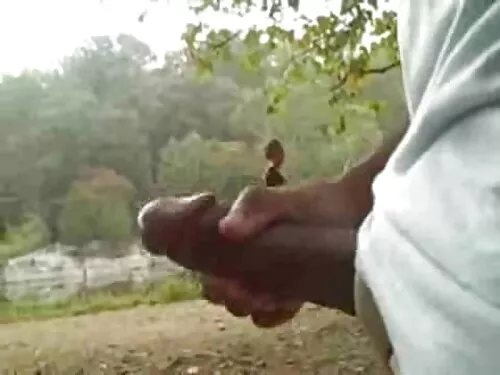 சிலிகான் உதடுகளுடன்  ...