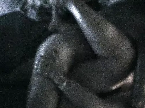 சீரற்ற இளம் மனிதர் க ...