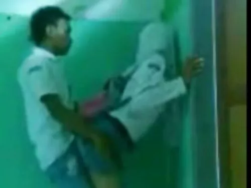பச்சை குத்தப்பட்ட லெ ...