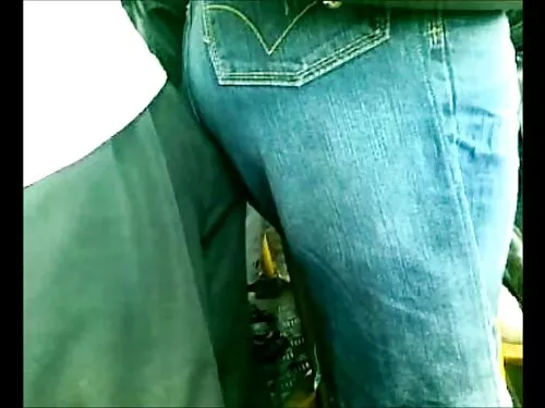 மயக்கும் கவர்ச்சியாக ...